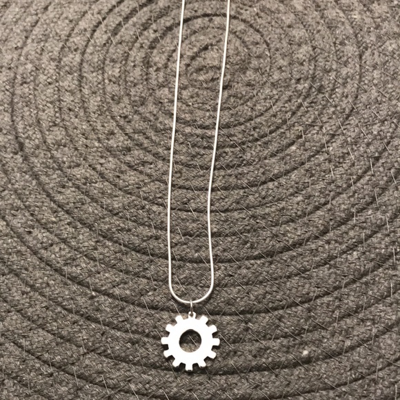 Sterling silver pendant with 18” sterling silver chain - Picture 3 of 4